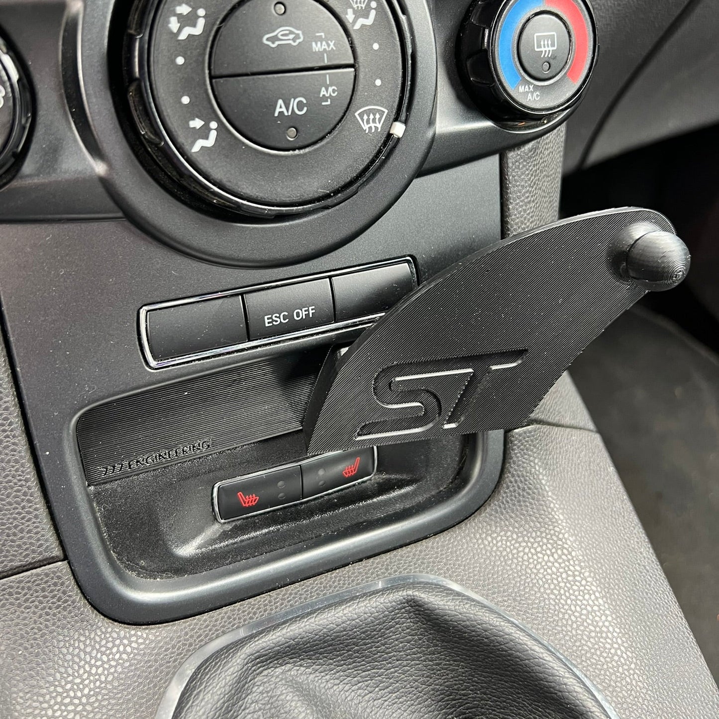 Fiesta ST Mk7 Cubbyhole Magnetic Wireless Charger/Phone Holder
